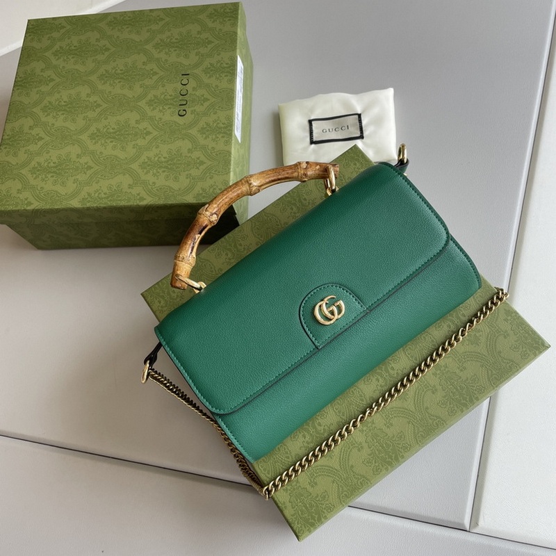 Gucci Handbags 921